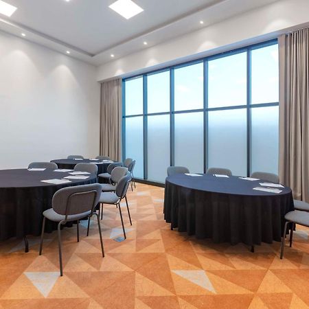 Hilton Garden Inn Guadalajara Airport El Zapote  Екстериор снимка