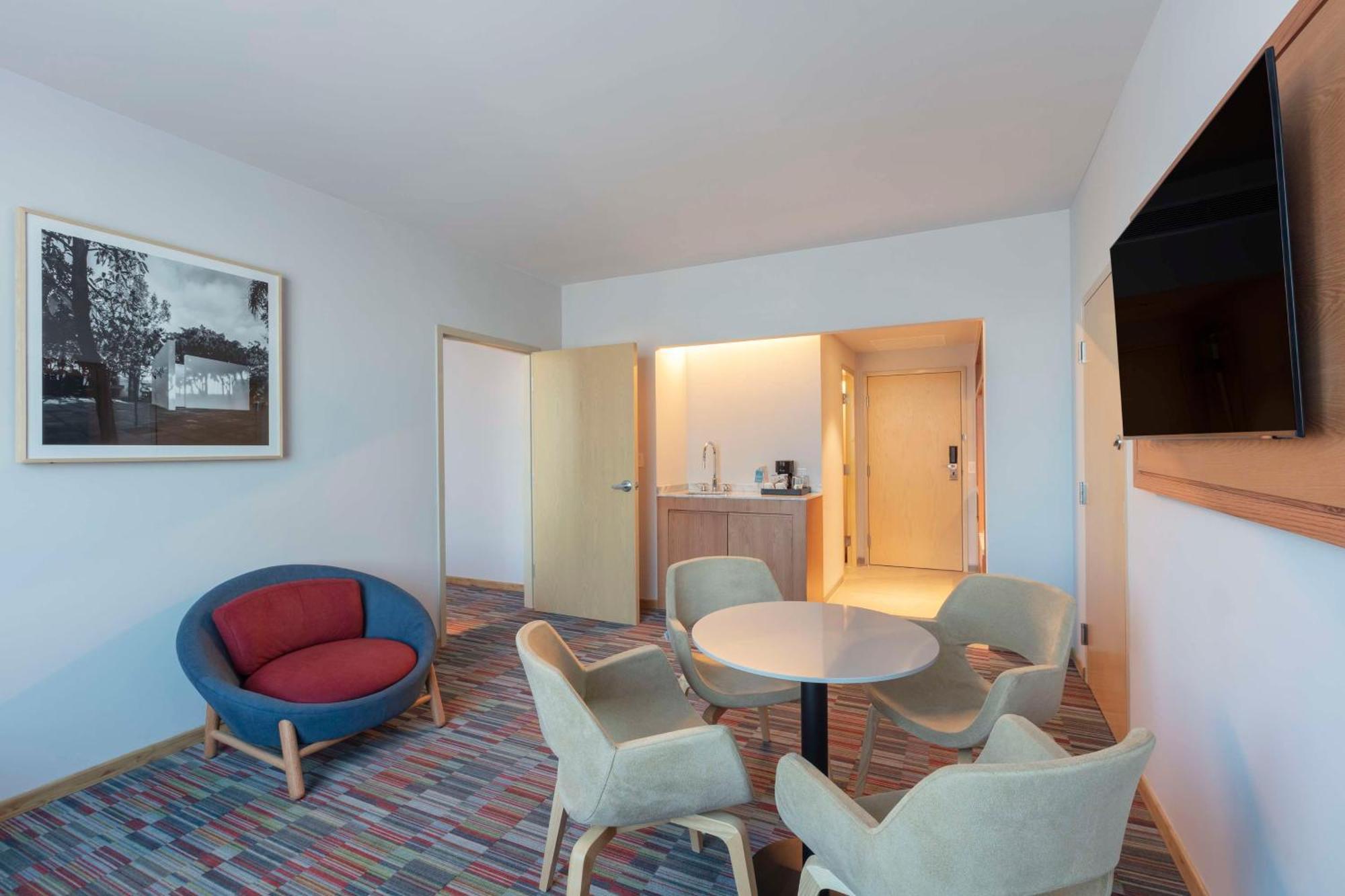 Hilton Garden Inn Guadalajara Airport El Zapote  Екстериор снимка