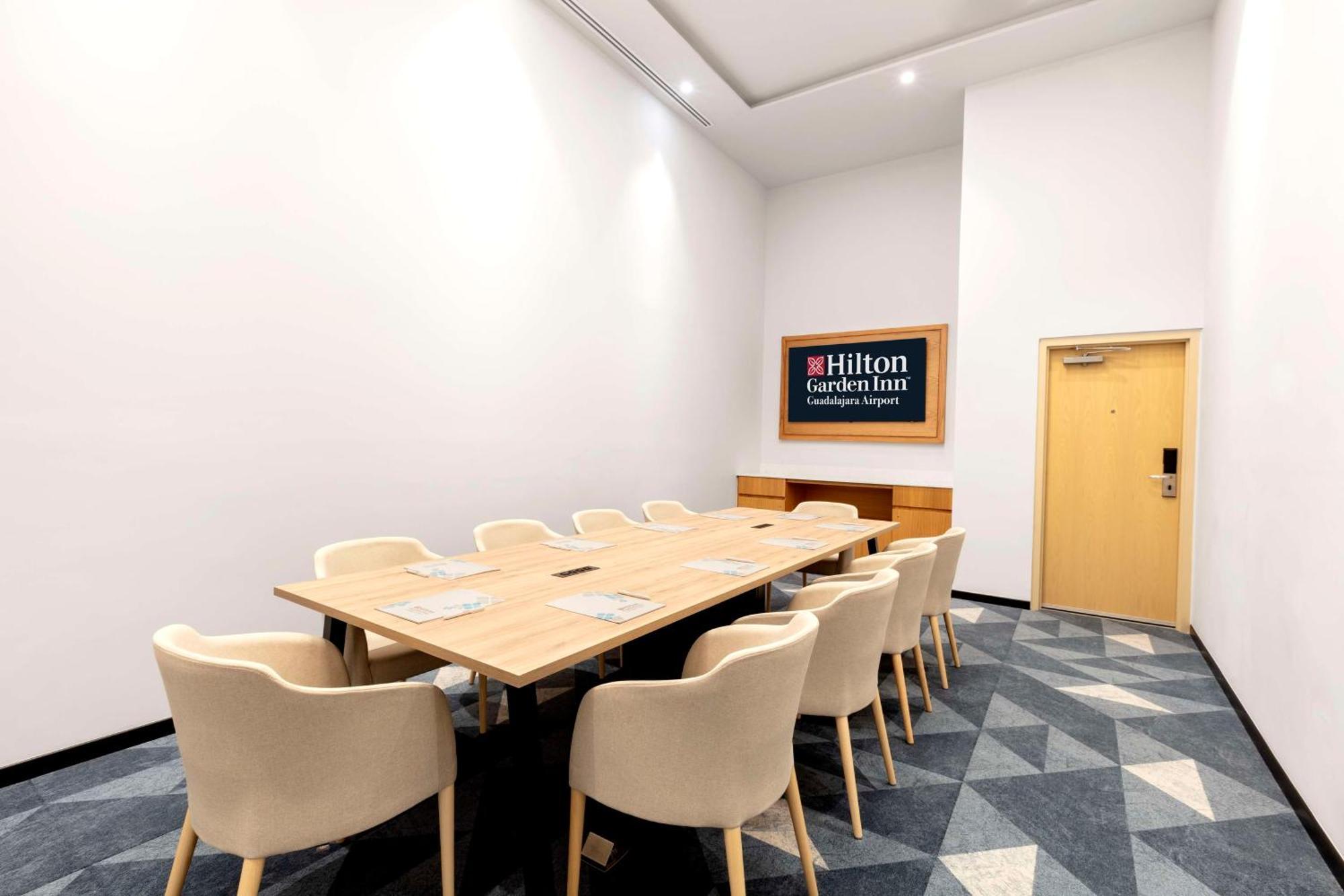 Hilton Garden Inn Guadalajara Airport El Zapote  Екстериор снимка